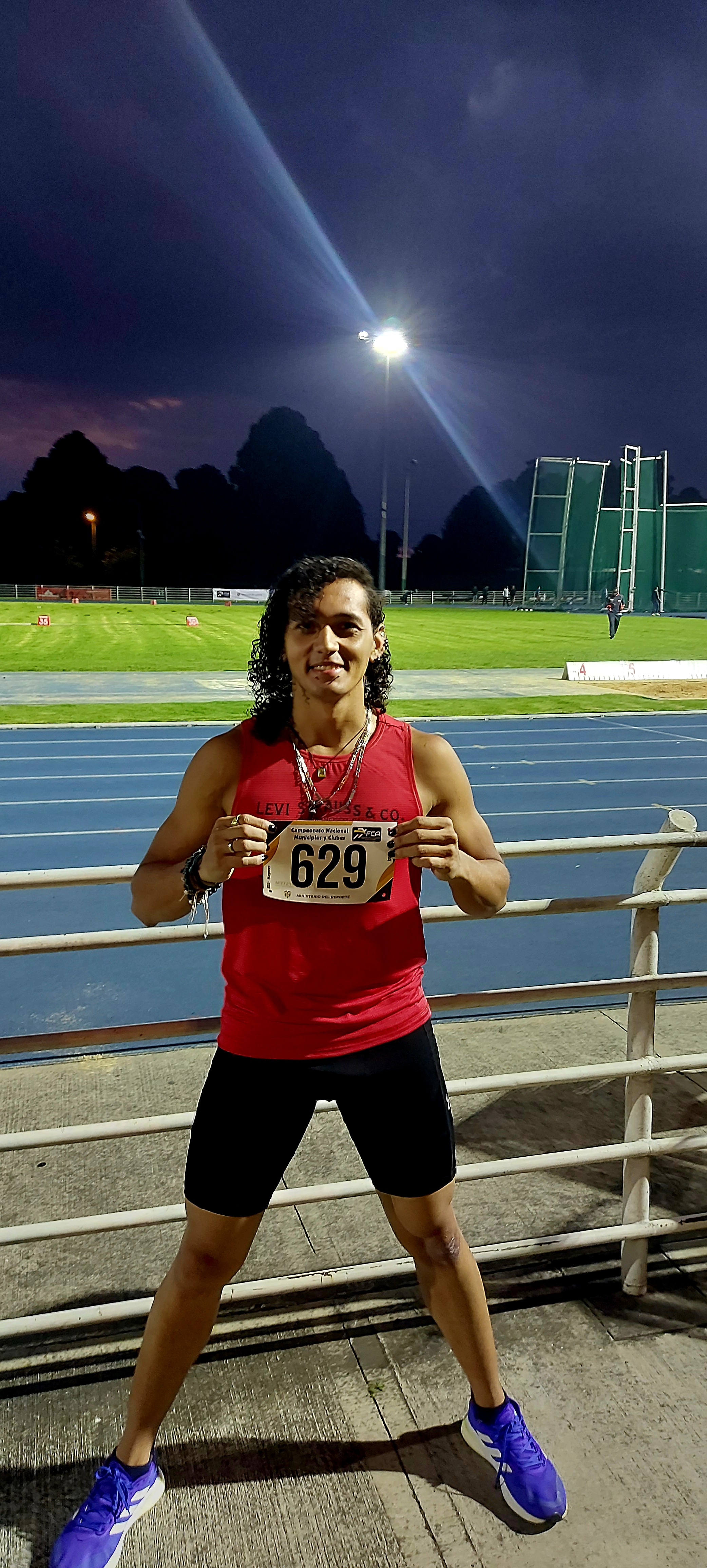 Participación de ALVIS BROTHERS en competencia
