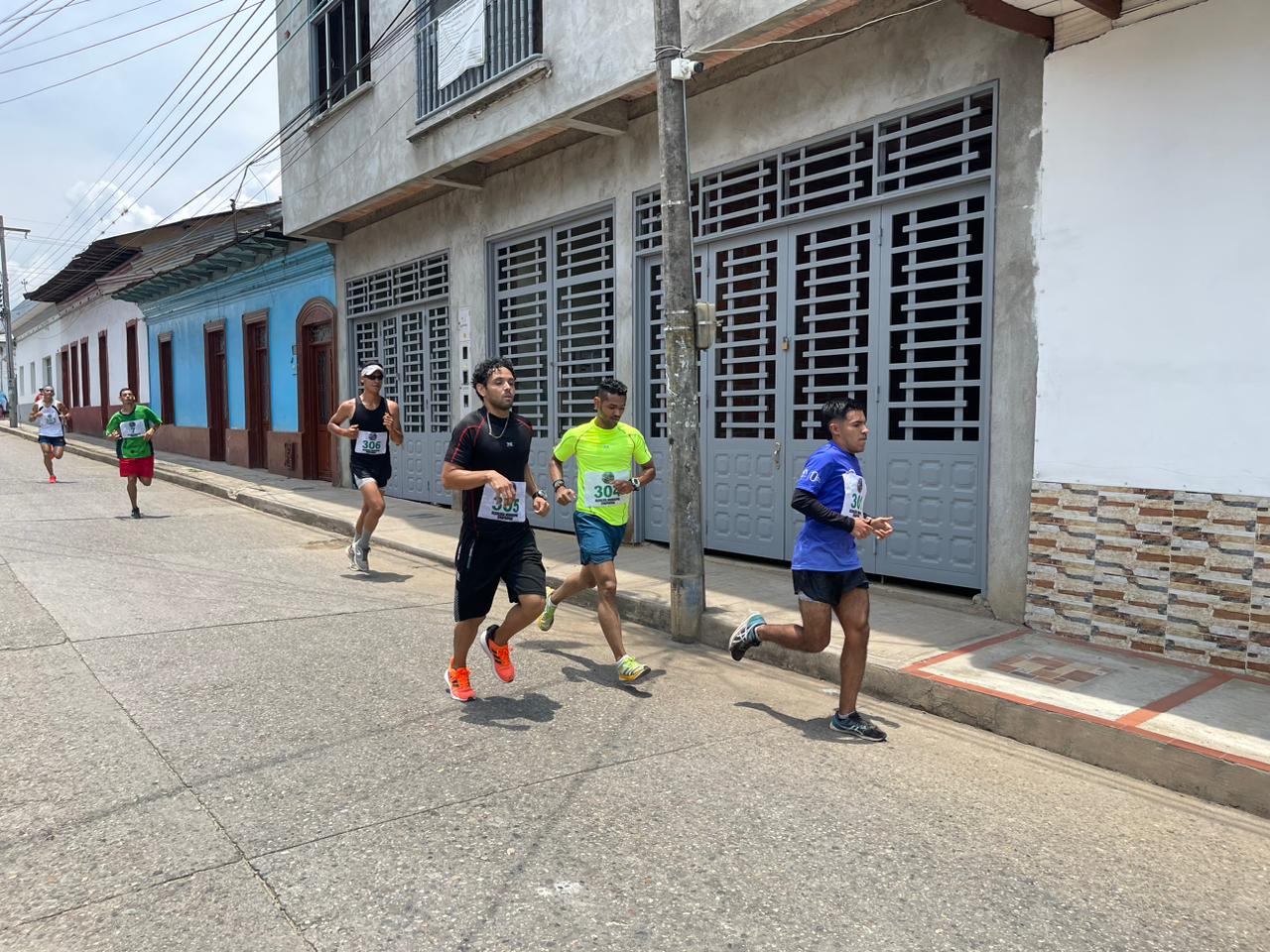 Participación de ALVIS BROTHERS en competencia